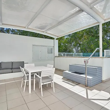 Oceanfront Penthouse Apartment Beach Club Palm Cove Exterior photo