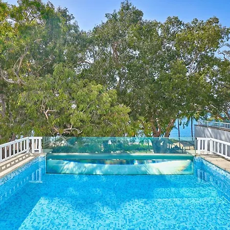 Oceanfront Penthouse Apartment Beach Club Palm Cove Exterior photo